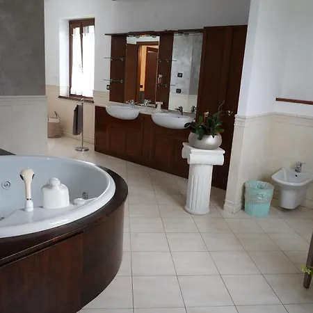 Acomodação com café da manhã  La Casa Di Oliver Pian Camuno
